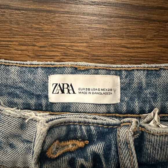 Zara Highwaisted Jean Shorts - Picture 3 of 3